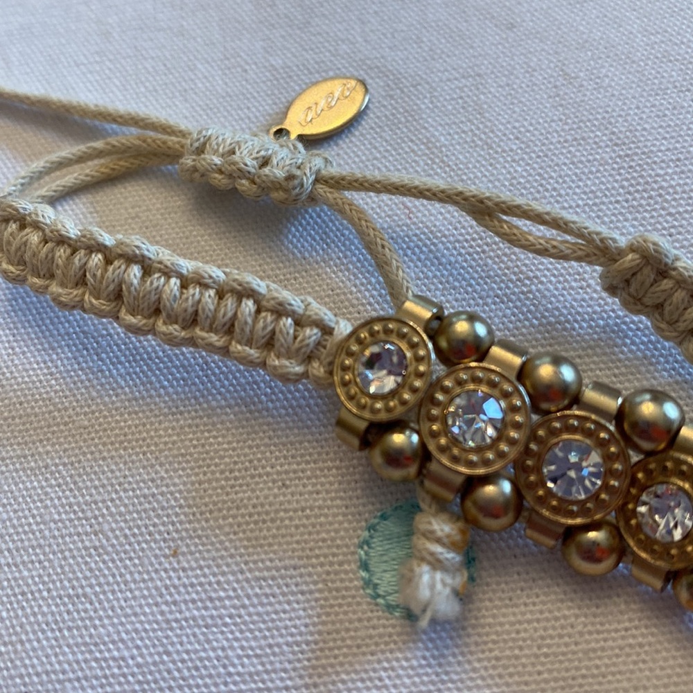 Macrame bracelet - Picture 5 of 5